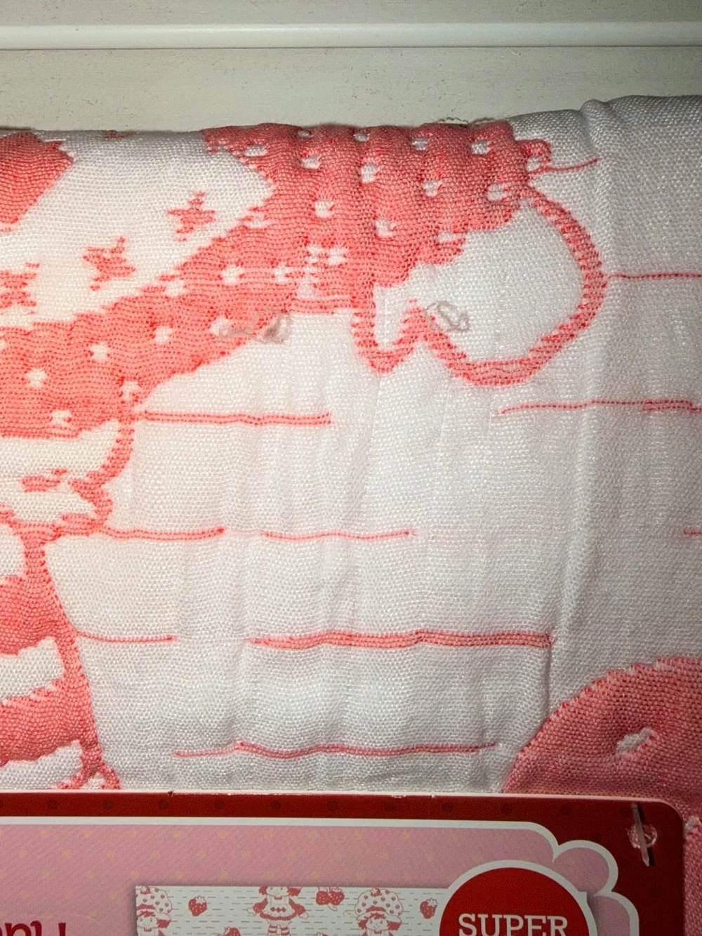 Strawberry Shortcake Jacquard Woven Throw - Pink & White